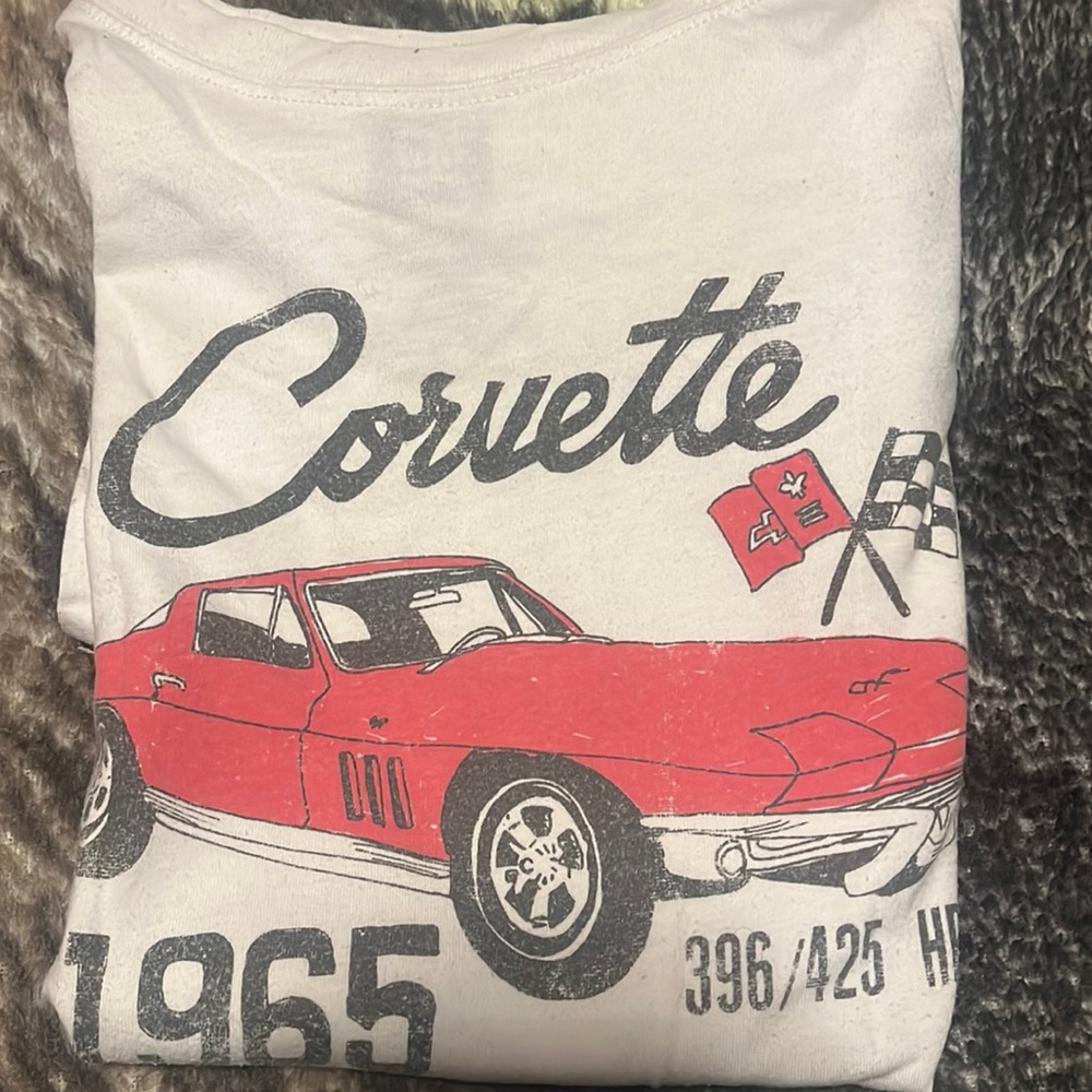 Graphic tee shirt